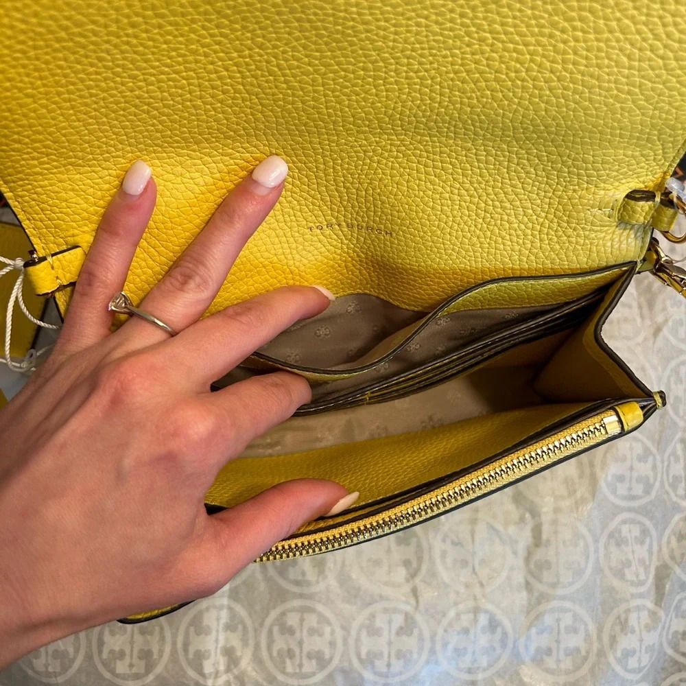 Tory Burch Thea Flat Wallet Crossbody Bag Yarrow Gold Yellow - Picture 7 of 16